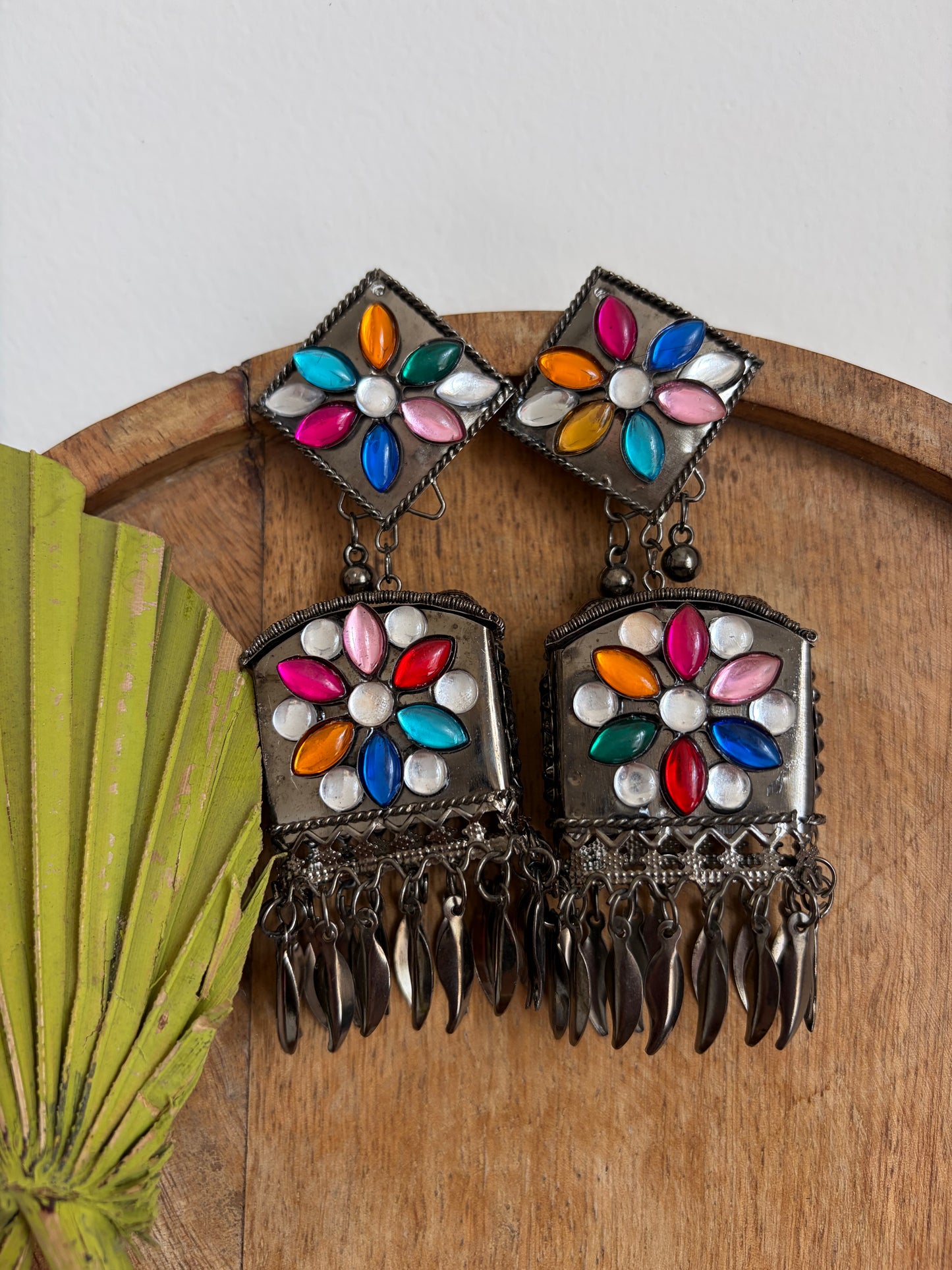 Saakhi Multicolor Jhumka