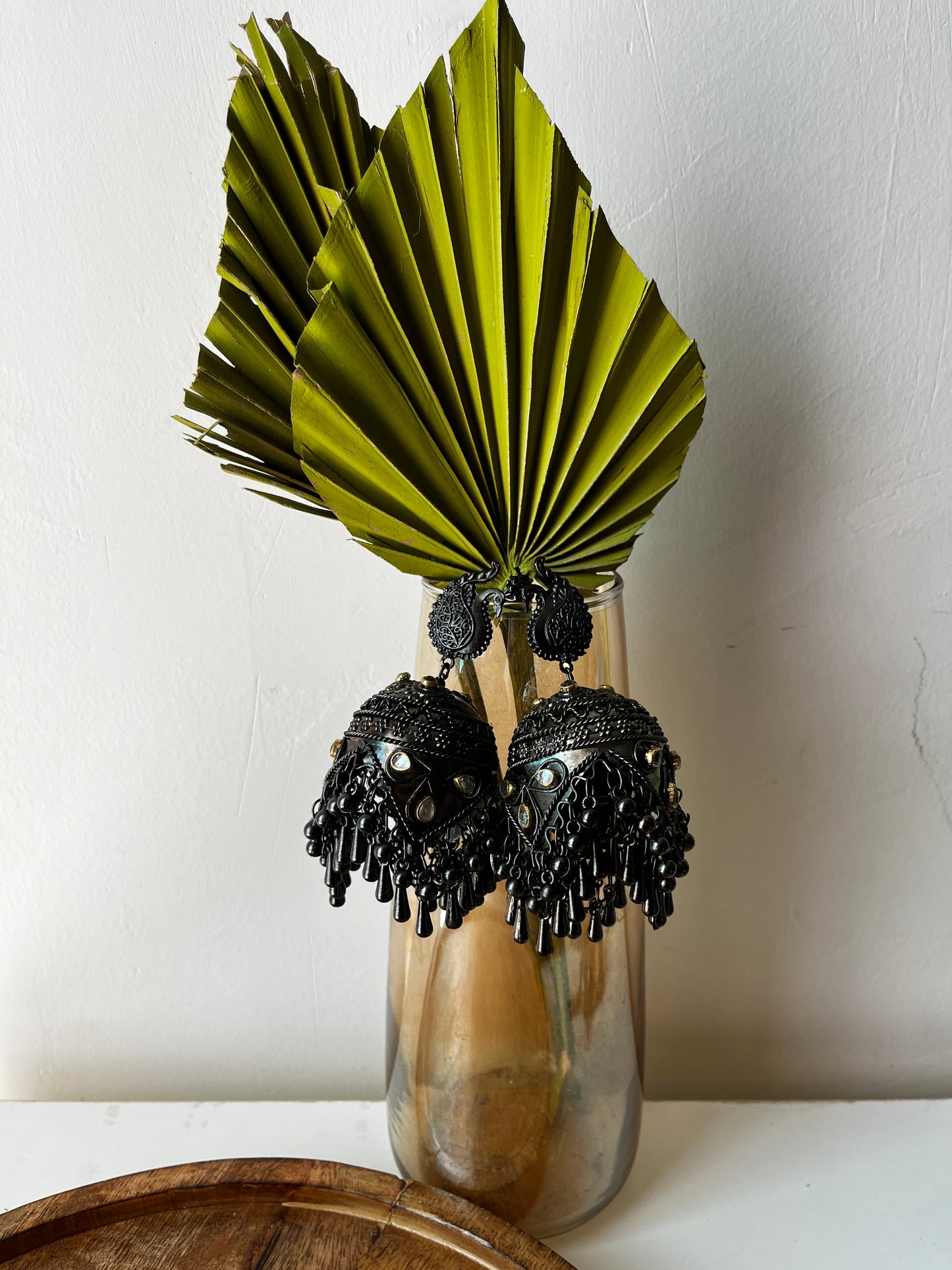Surkhiyaan Jhumka