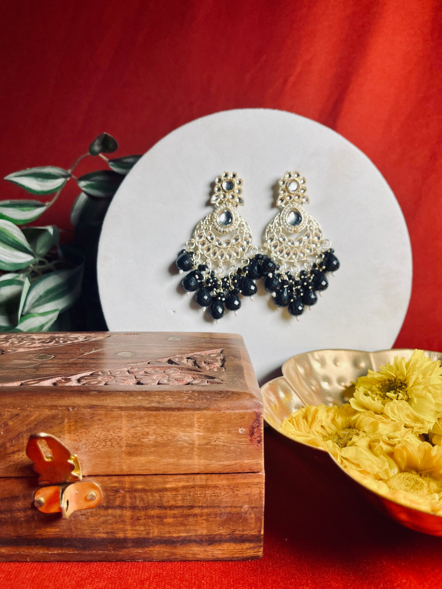 Raatkaali floral danglers