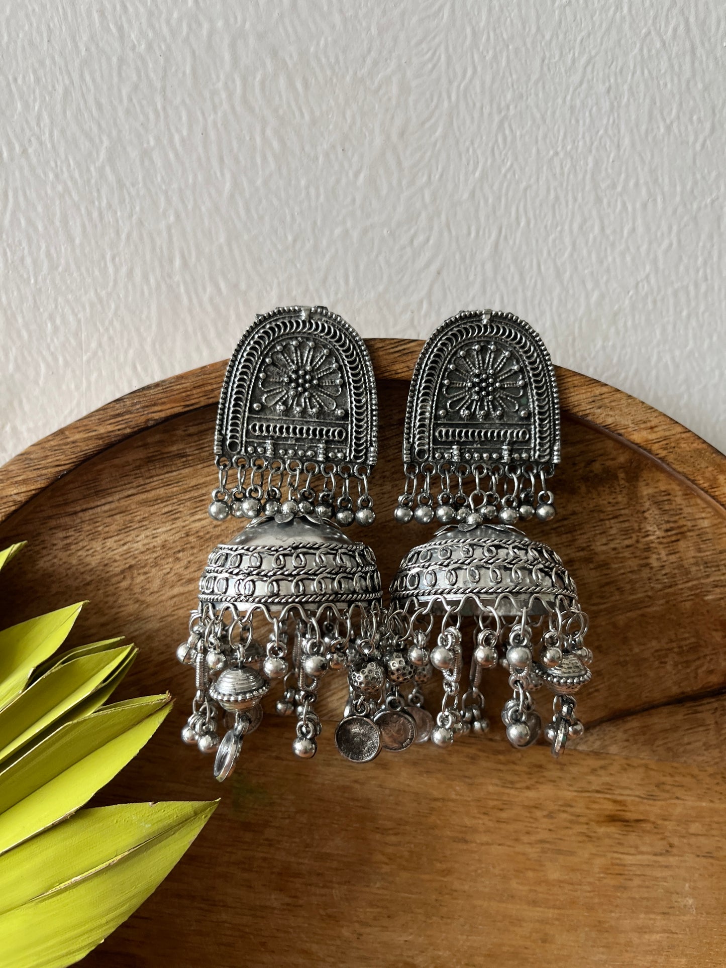 Saakhi Jhumka