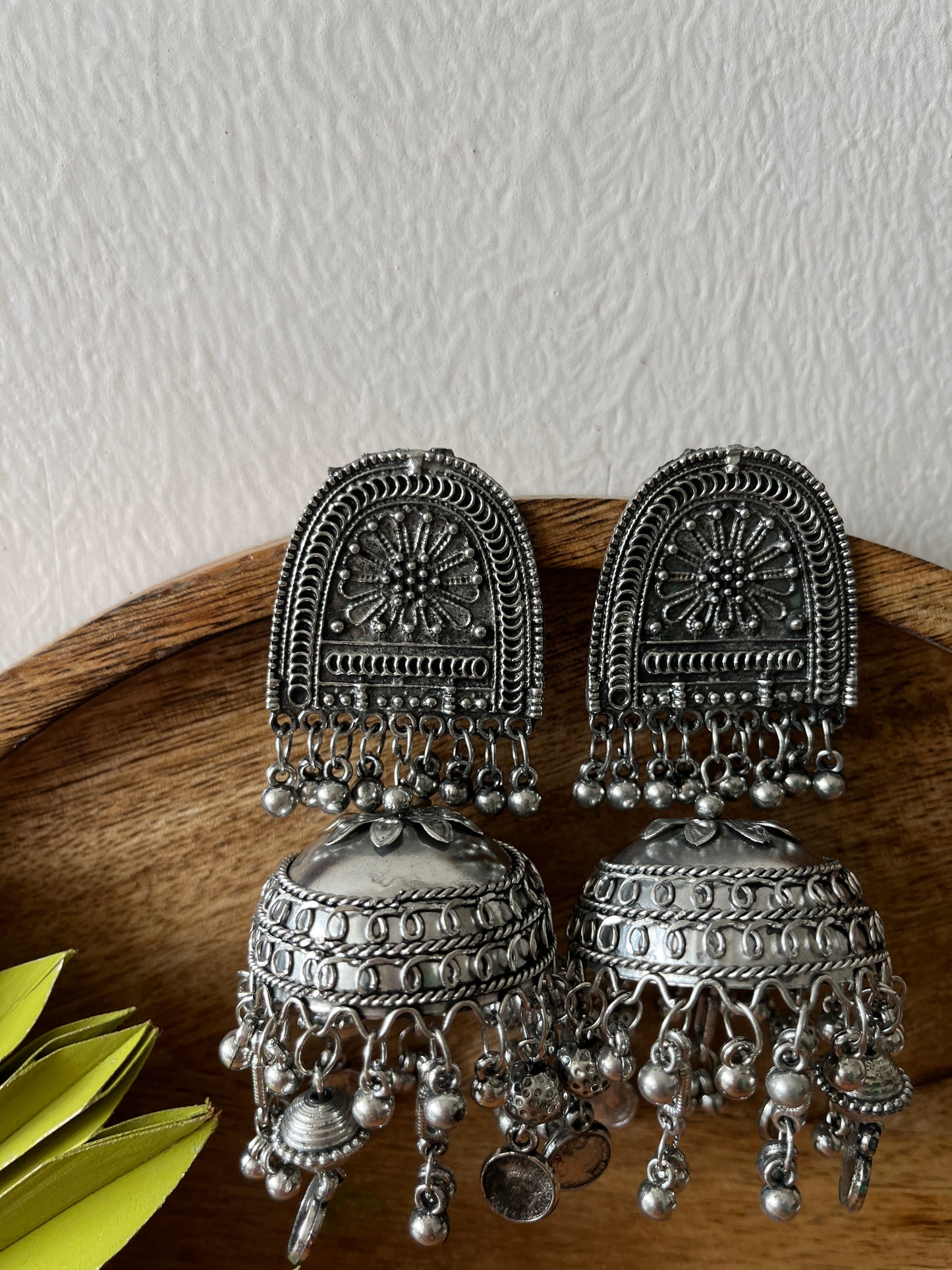 Saakhi Jhumka