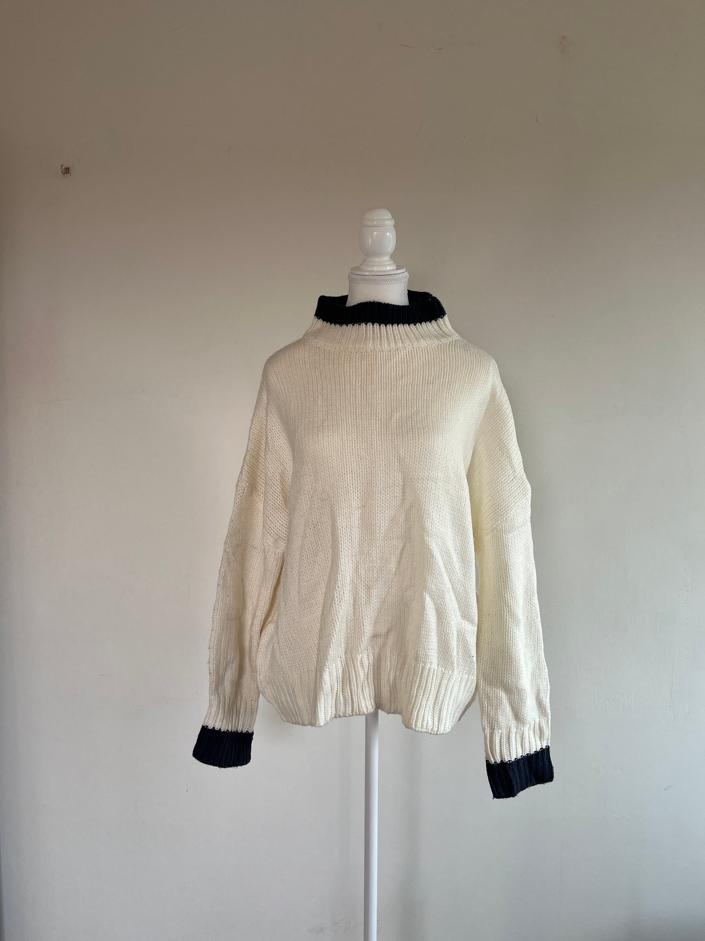 Contrast Collar Knit