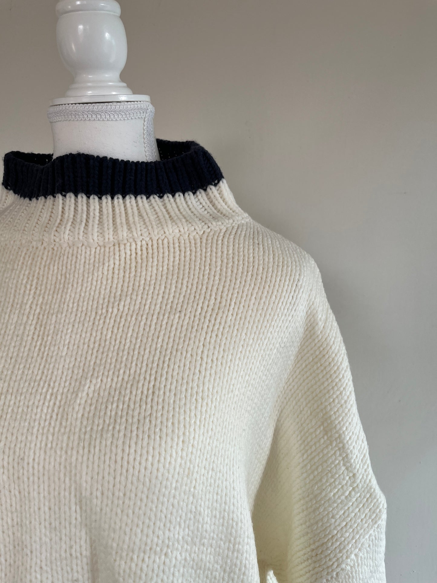 Contrast Collar Knit
