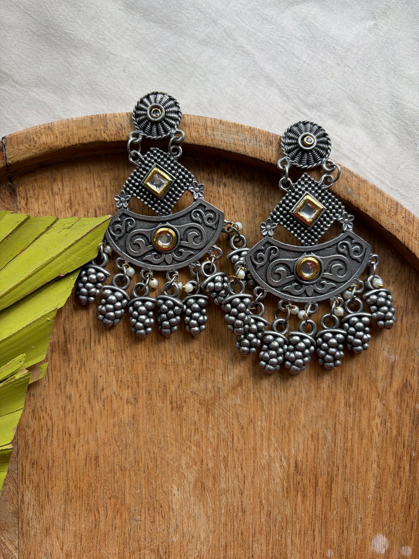 Snigdha Danglers