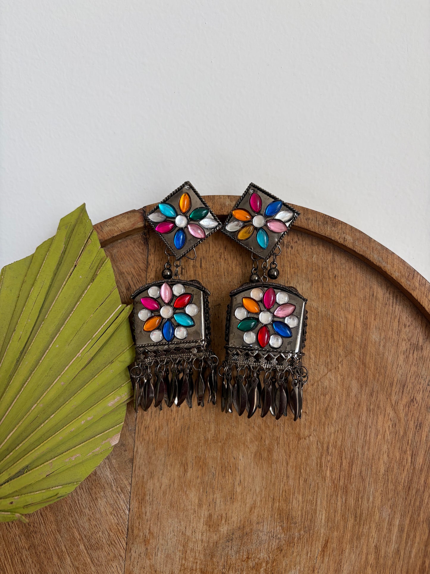 Saakhi Multicolor Jhumka