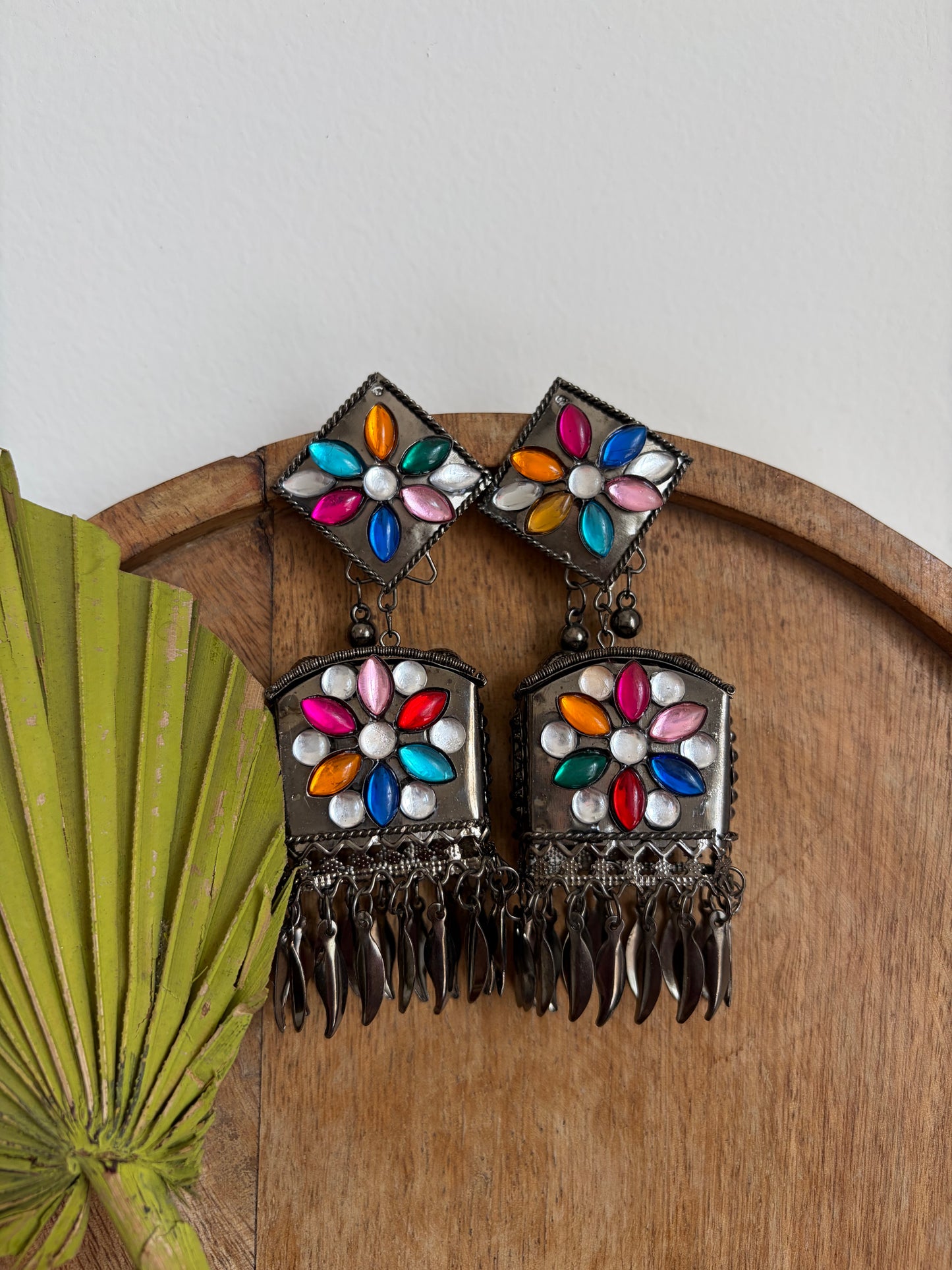 Saakhi Multicolor Jhumka