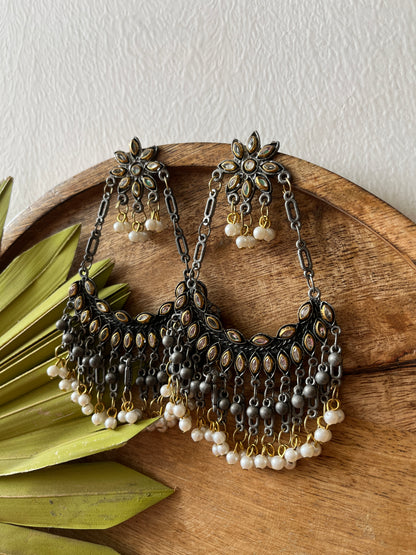 Saheli White Chandbali
