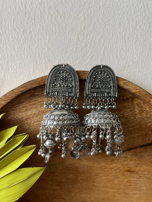 Saakhi Jhumka
